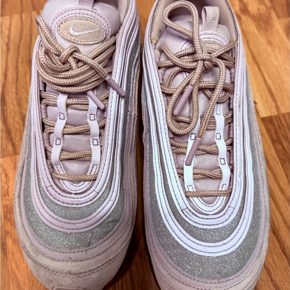 Nike Sneakers in Light Pink